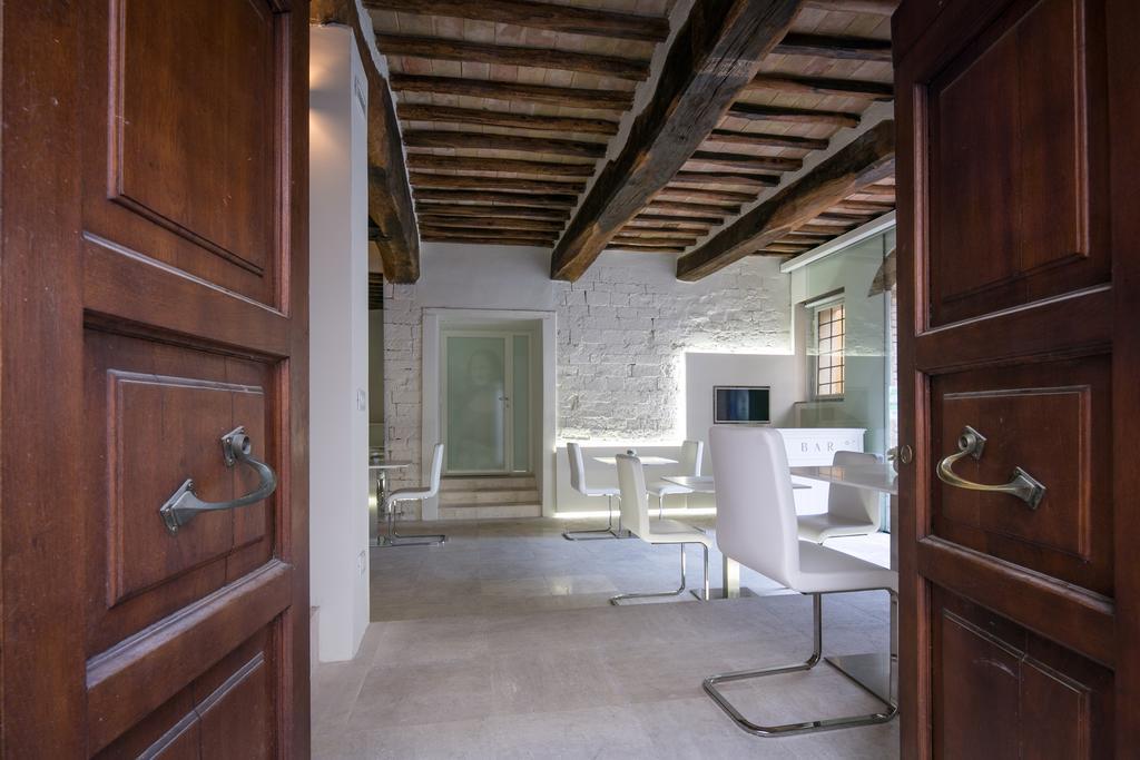 Degli Affreschi Hotel 3*