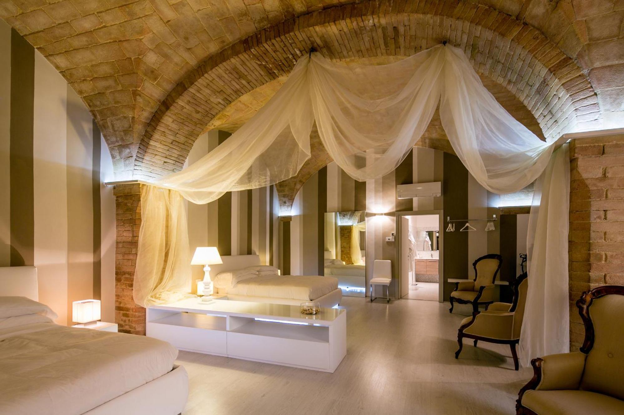 Hotel Degli Affreschi 3*